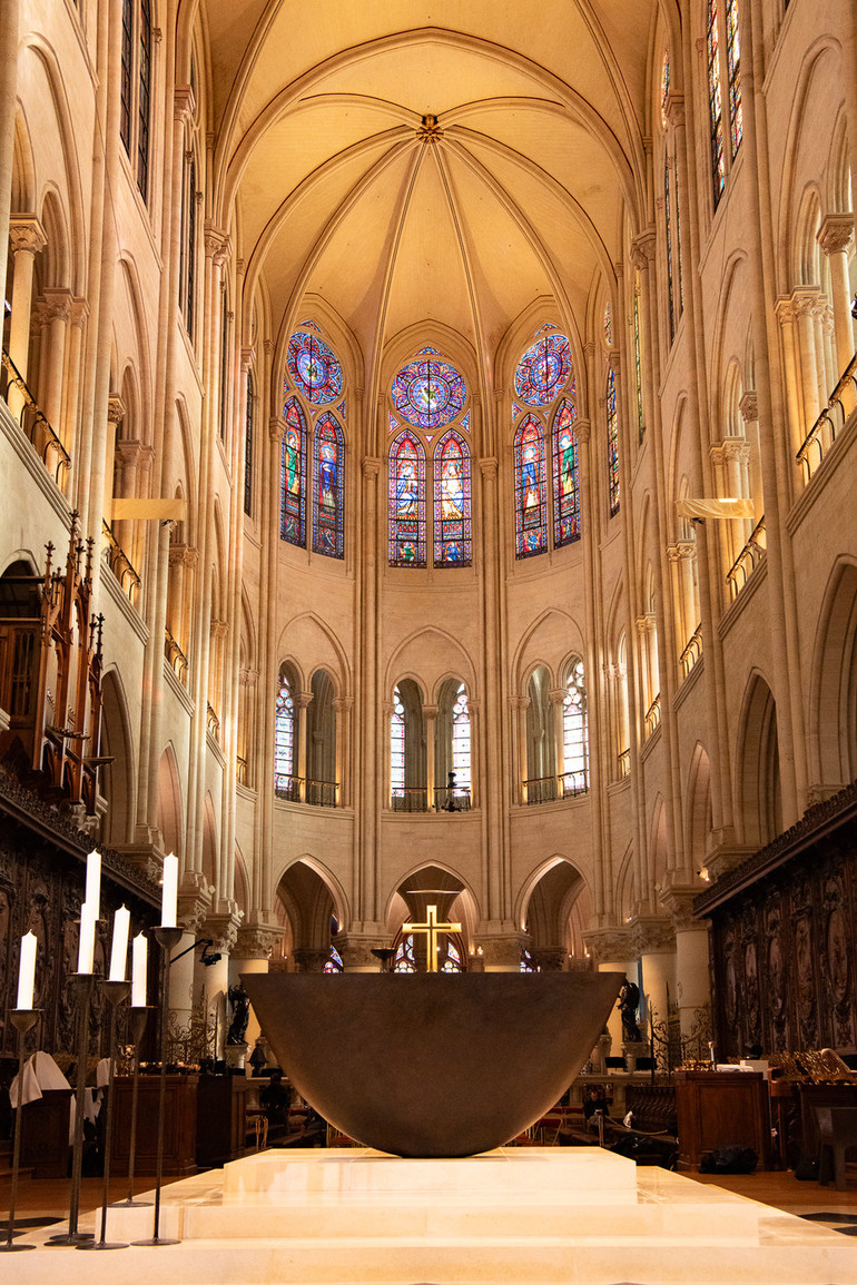 L'abside rénové de la cathédrale Notre-Dame de Paris. (Photo : ©Nathalie Courau 2024)