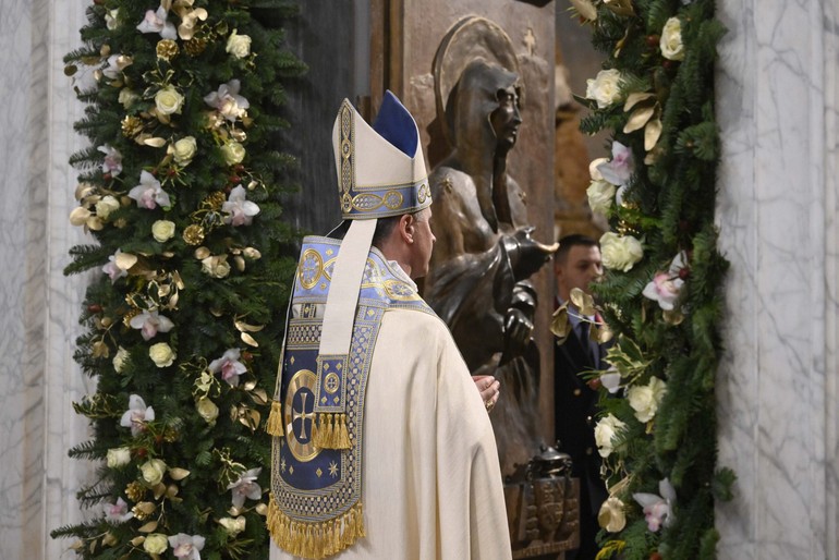 Ouverture de la porte sainte de la basilique Sainte-Marie-Majeure par le cardinal Makrickas, 1er décembre 2025 | © Vatican media