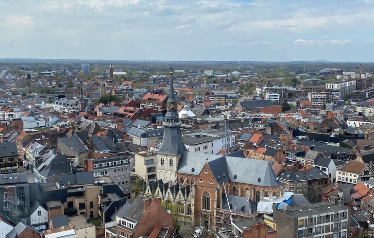 Célébration de l’Eucharistie de l’Assomption de la Cathédrale Saint-Quentin de Hasselt (Belgique) en Eurovision et en direct